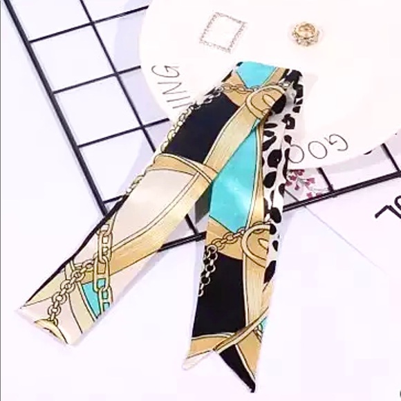 Accessories - 3️⃣3/25 Bag twilly, multipurpose head/neck scarf